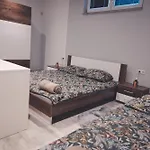 & Ksenya Apartment *