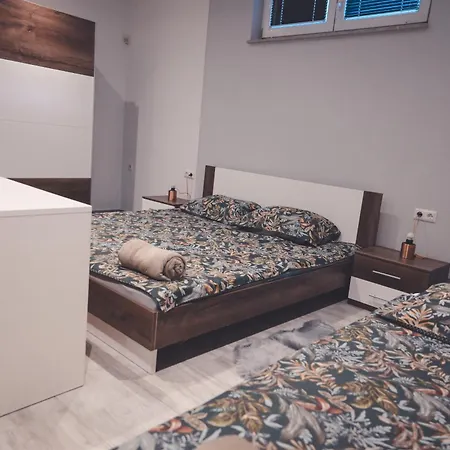 & Ksenya Apartment *