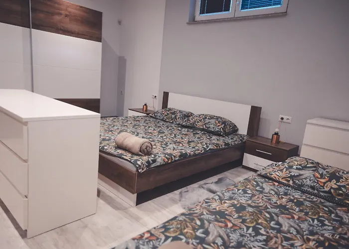 & Ksenya Lejlighed *